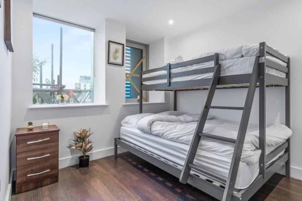 Ferienwohnung Sleep 7 20 Mins From London Waterloo Bp65 Exterior foto