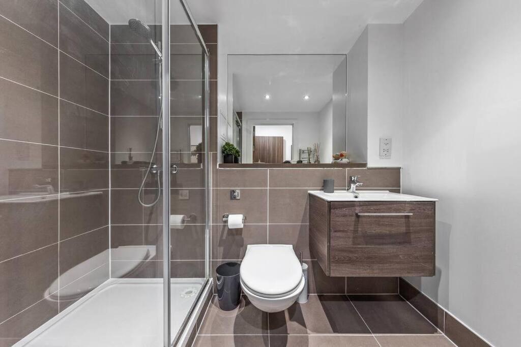 Ferienwohnung Sleep 7 20 Mins From London Waterloo Bp65 Exterior foto