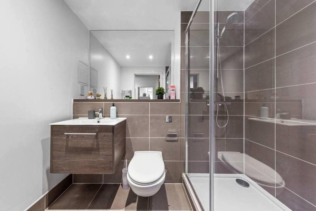 Ferienwohnung Sleep 7 20 Mins From London Waterloo Bp65 Exterior foto