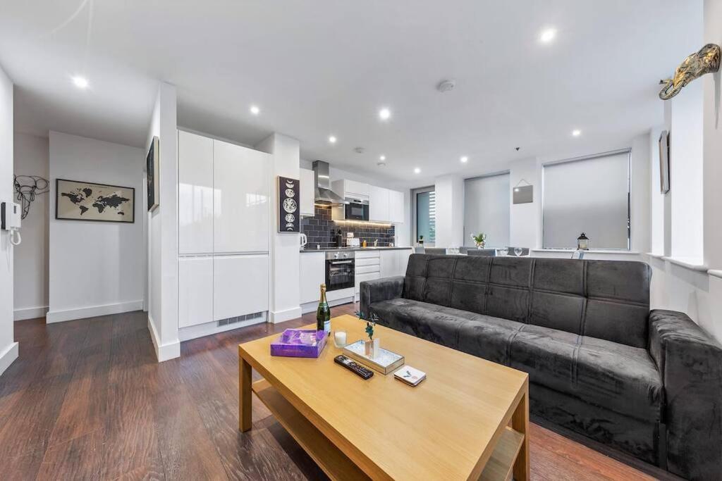 Ferienwohnung Sleep 7 20 Mins From London Waterloo Bp65 Exterior foto